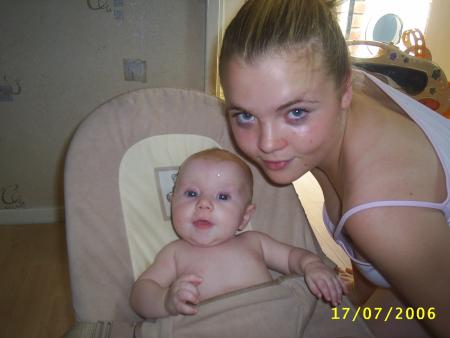 you loog great baby with your sister amy